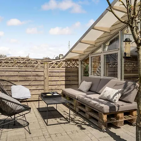 3 Bedroom Stunning In Casa vacanze Sjolund
