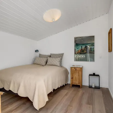 3 Bedroom Stunning In Casa vacanze Sjolund