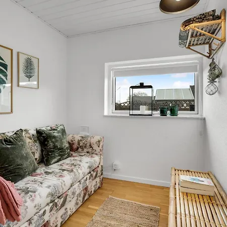 3 Bedroom Stunning In * Sjolund